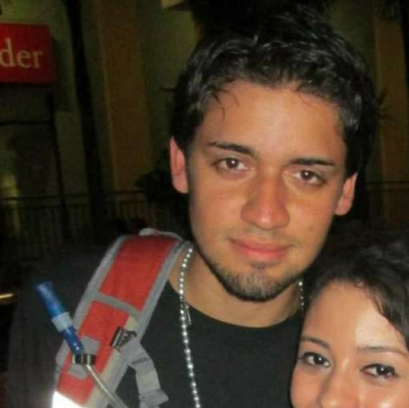 Meet your Posher, Carlos - Picture 1 of 1